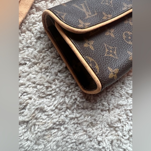 Vintage LV Florentine XS - Picture 4 of 7